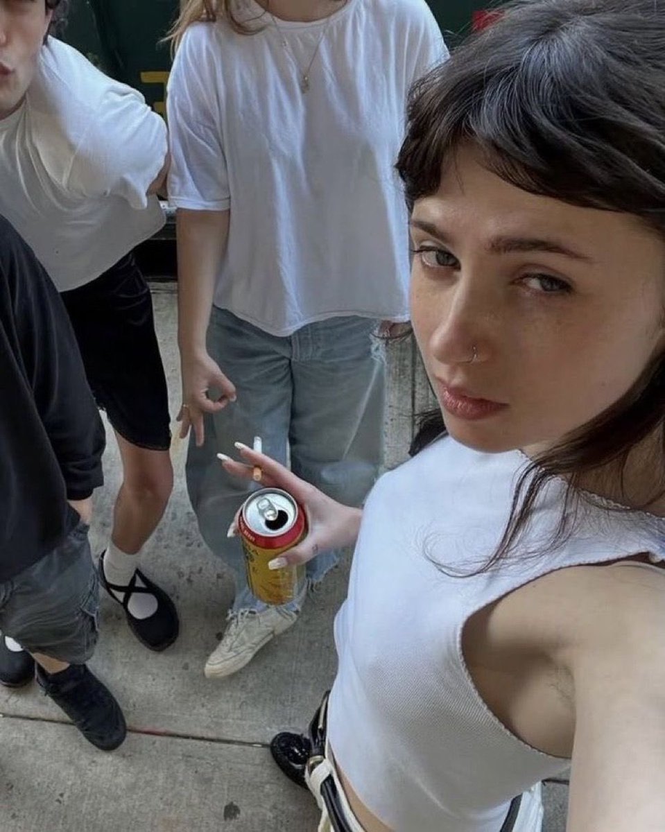 alicentsling's tweet photo. she’s everything https://t.co/gjARAG8exl