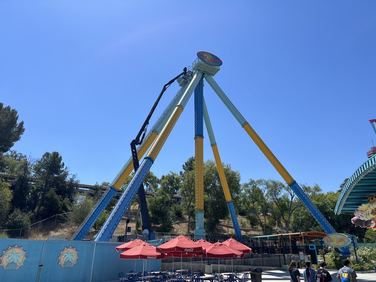 themeparktrack's tweet photo. Crazanity is closed for maintenance today #sixflagsmagicmountain https://t.co/0MzNqzSQ94