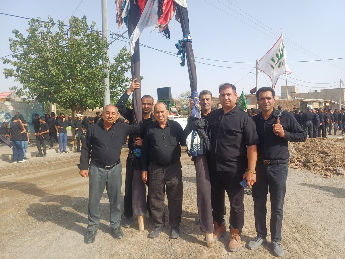 NAbadpoor23719's tweet photo. مراسمات محلی محرم، بخشی از هویت فرهنگی ایرانی-اسلامی است. از تعزیه‌خوانی تا سقایی، همه جلوه‌ای از عشق به امام حسین(ع) و اهل‌بیت هستند. #یا_لثارات_الحسین https://t.co/XFPol2mo8v