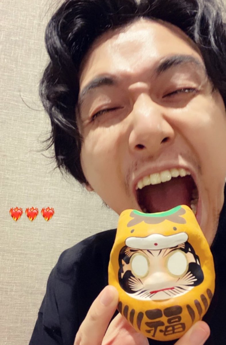 kottidayouhei's tweet photo. 何かの間違いで藤井風さんが
イギリスの田舎のカフェに来ないかなーと思いながら働いてみた1日
汚れたら泣くUSツアーのテーシャツ https://t.co/QWoW2PHP8P