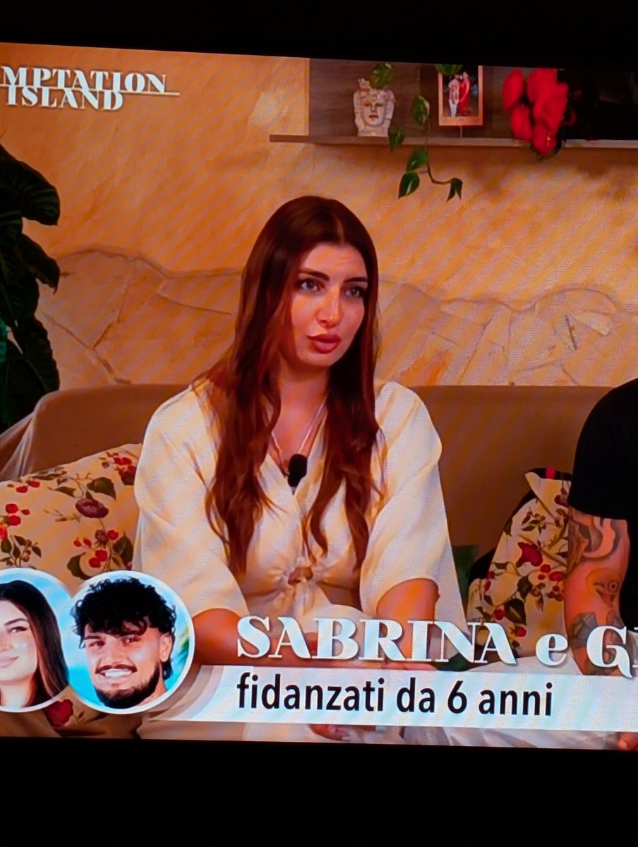vanestripes's tweet photo. "Non son più sicura di essere innamorata....di lui"
Si era dimenticata il nome
#temptationisland https://t.co/FOshXEEdnE