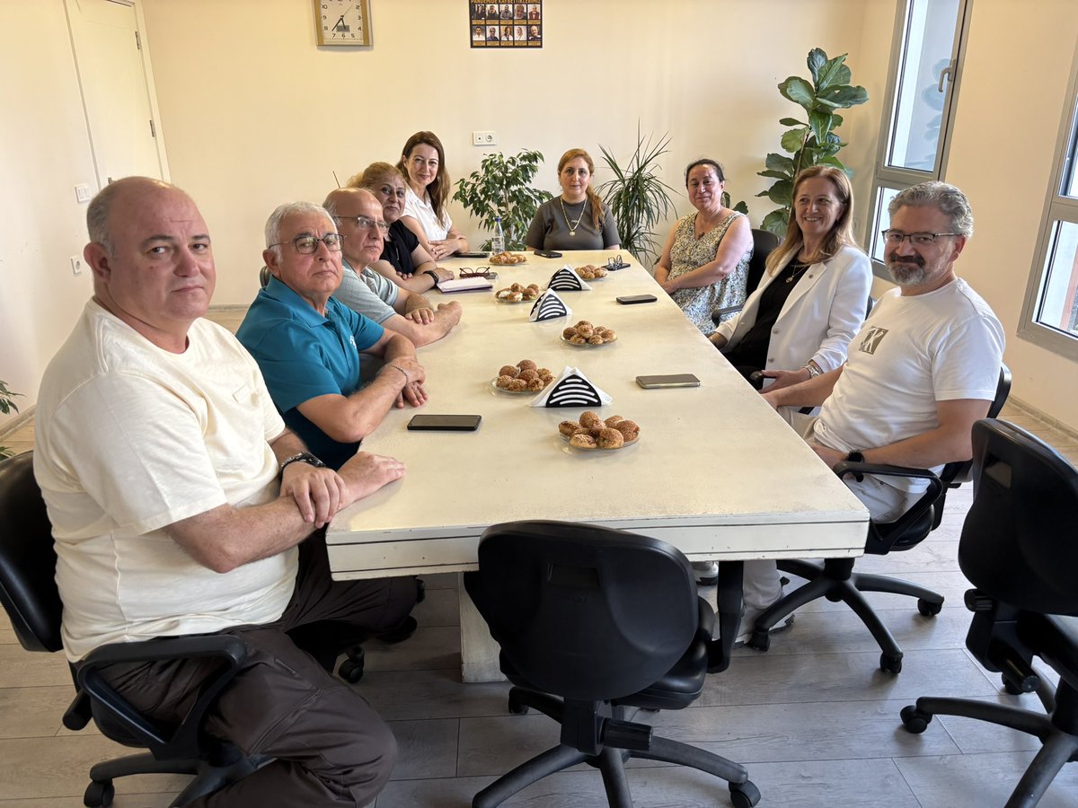 kemalgoksoy's tweet photo. DİSK Genel Başkanımız sn:Dr Arzu ÇERKEZOĞLU İle Gece gündüz demeden,her alanda örgütlenme adına sokaklardayız,alanlardayız
Sendikalı ol
DİSK’li ol
Güçlü ol. https://t.co/4YUSA95eSr