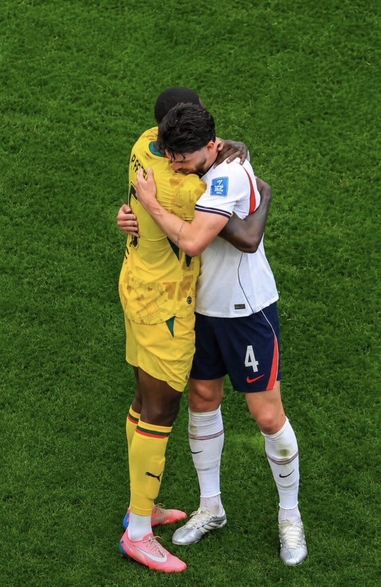 clovisatwine1's tweet photo. Respect @_DeclanRice  🫡 https://t.co/pXZnpJmLr9