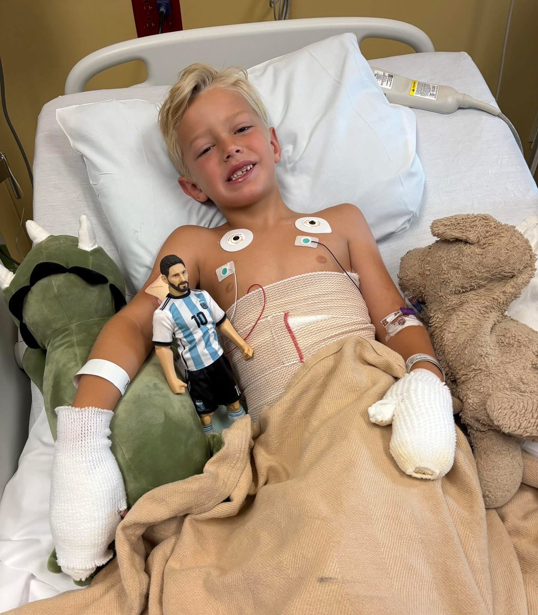 SVilleLWBball's tweet photo. Assistant Coach Andrea Holmes son was in a horrible bonfire accident this weekend. Please lift him up in prayers and good vibes for swift healing!  CB has shots to get up so we need him to heal fast! 💚🏀 ⚽️ @Argentina https://t.co/RVDUuXGybo