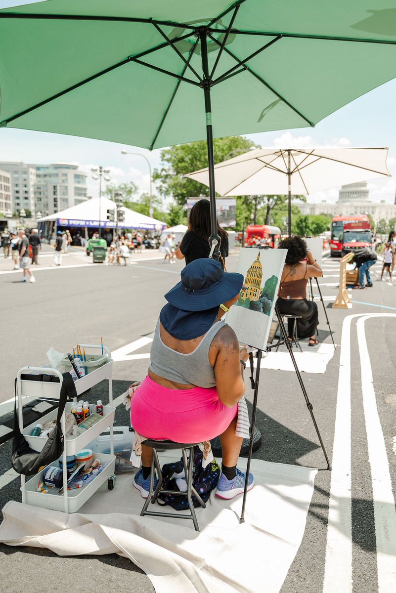 MayorBowser's tweet photo. Calling all BBQ fans in Washington, DC!

The 34th Annual BBQ Battle is happening this weekend, 6/27 to 6/28. Expect giveaways, live music, and fun for the whole family.

A great way to kick off summer in the city: https://t.co/0zYsN9Gy60 https://t.co/uOY6dFKdb4