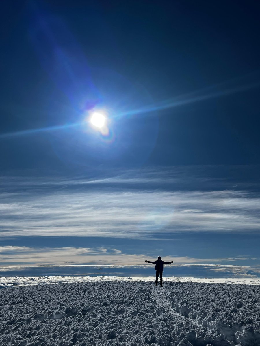 abayoalbert's tweet photo. Climbed the furthest point one can get from the Centre of the earth. Its the closest point on earth to the sun. I know Obrien was more than a friend, I know how much you love rugby and the fraternity it is. These two souls may be gone, but they r among the stars. https://t.co/aAmbF5wt2j