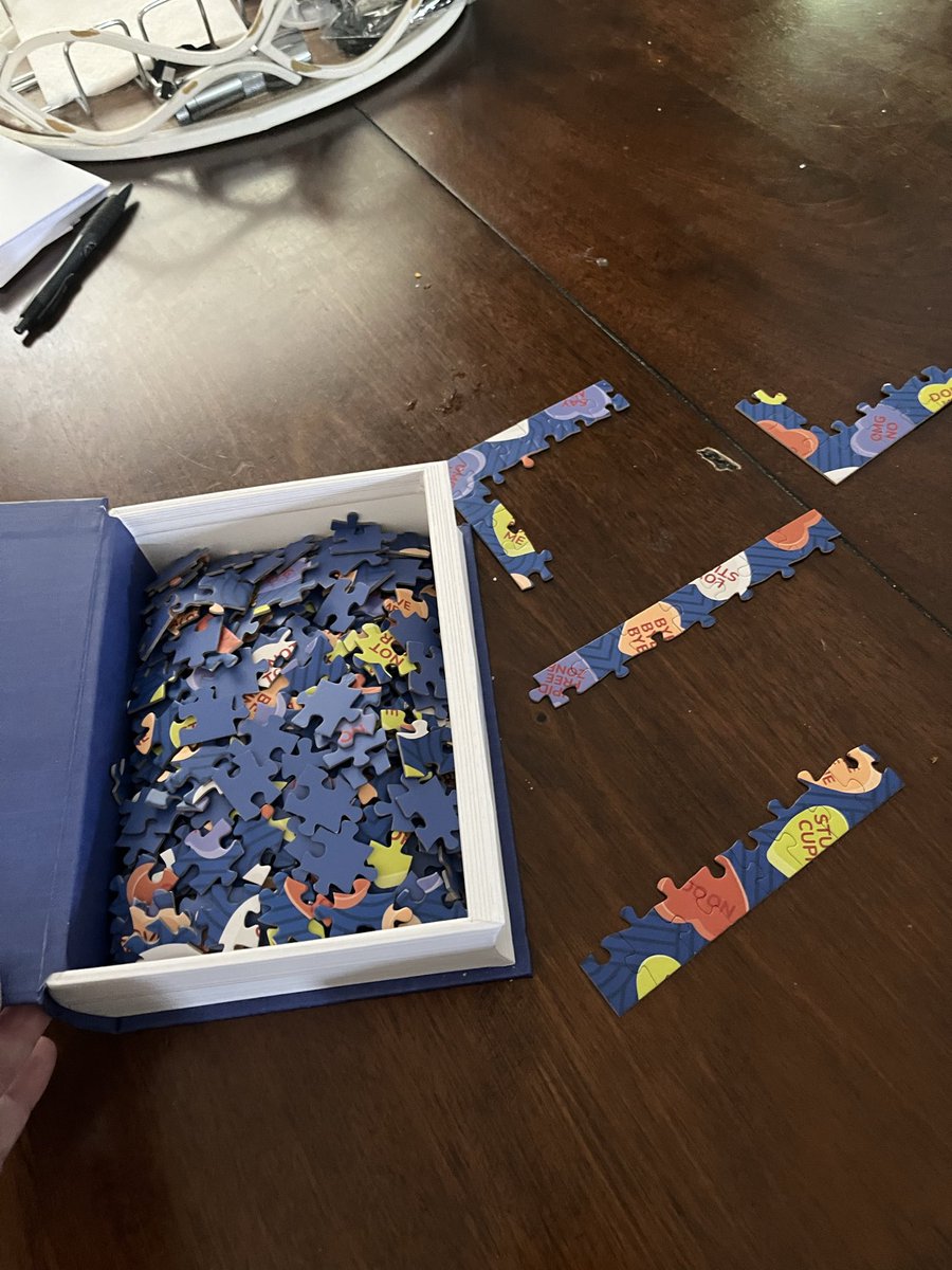 BuzzleBee23's tweet photo. I have found the PERFECT puzzle ✌🏻💖✨
I’ll take a pic when I finish lol https://t.co/Ot0LXrDtil