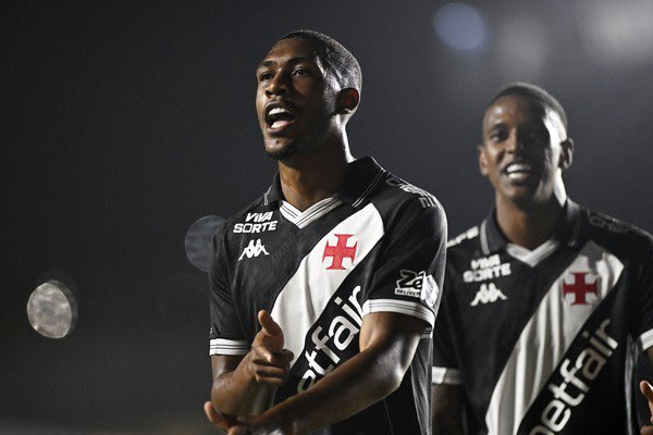 DataFutebol's tweet photo. Meu Deus. https://t.co/NsFQ1RbTxB