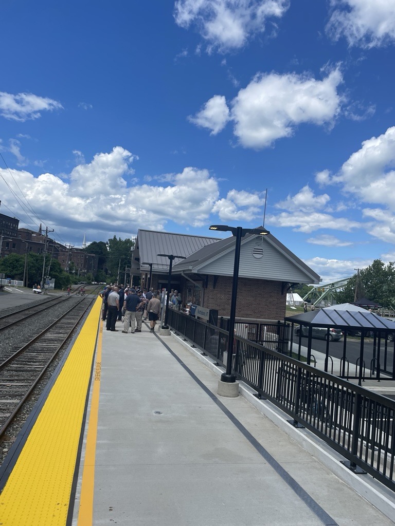 AOTVermont's tweet photo. Today Amtrak officially opened the all-new Brattleboro Station for train travel. The new station features Vermont's first-ever level boarding train platform, new accessible waiting areas, and other modernization and accessible improvements.

https://t.co/4EbImVSnOg https://t.co/q16y7SpkUi