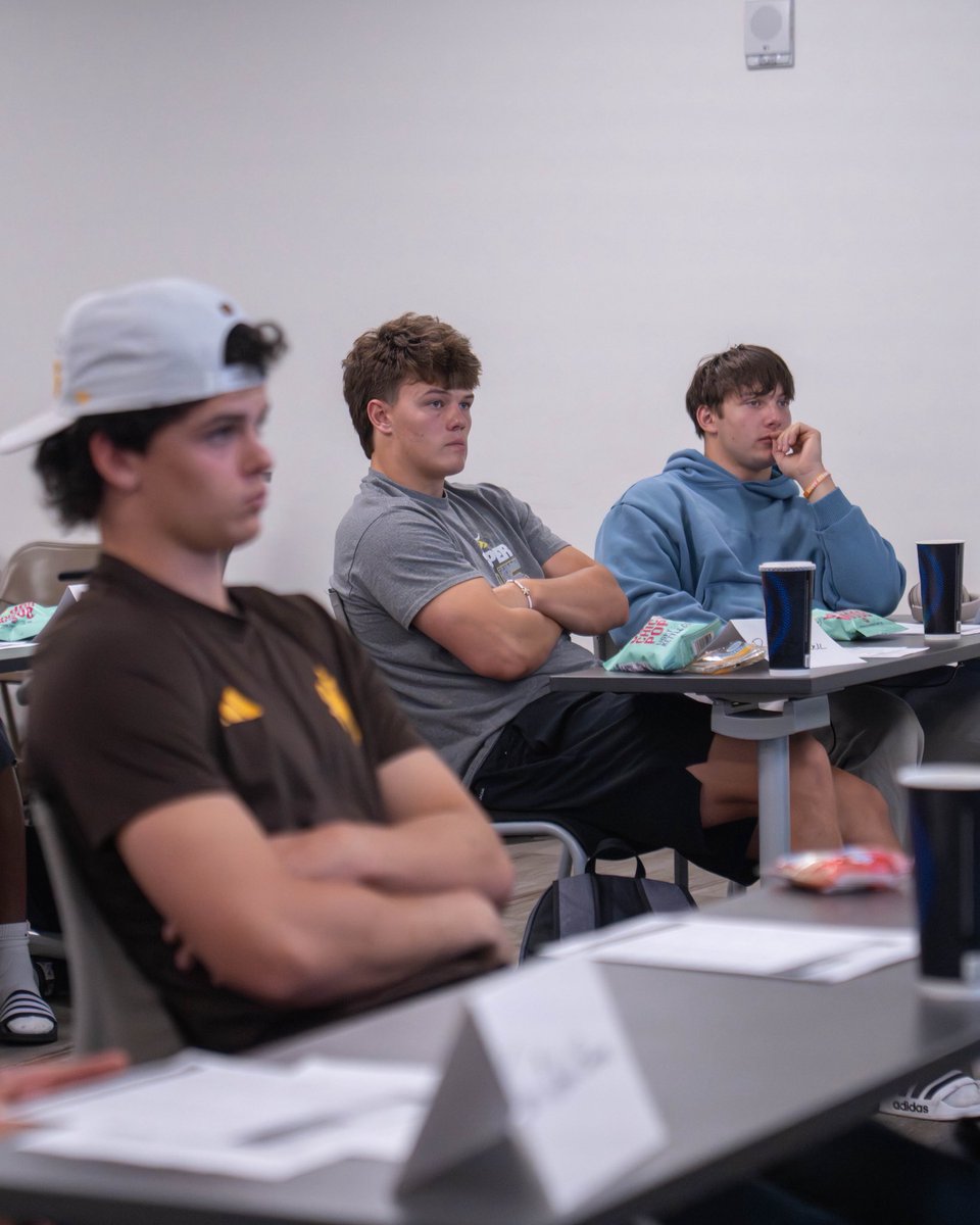 wyo_football tweet picture