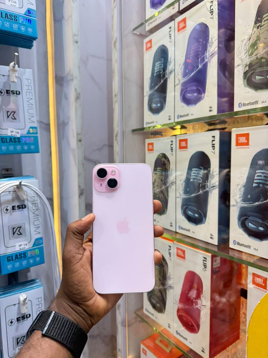 99kido_'s tweet photo.  iPhone 15 Plus
eSIM locked
Battery health 88%
¢4,200 only 💯 https://t.co/1nUqnUyNKX