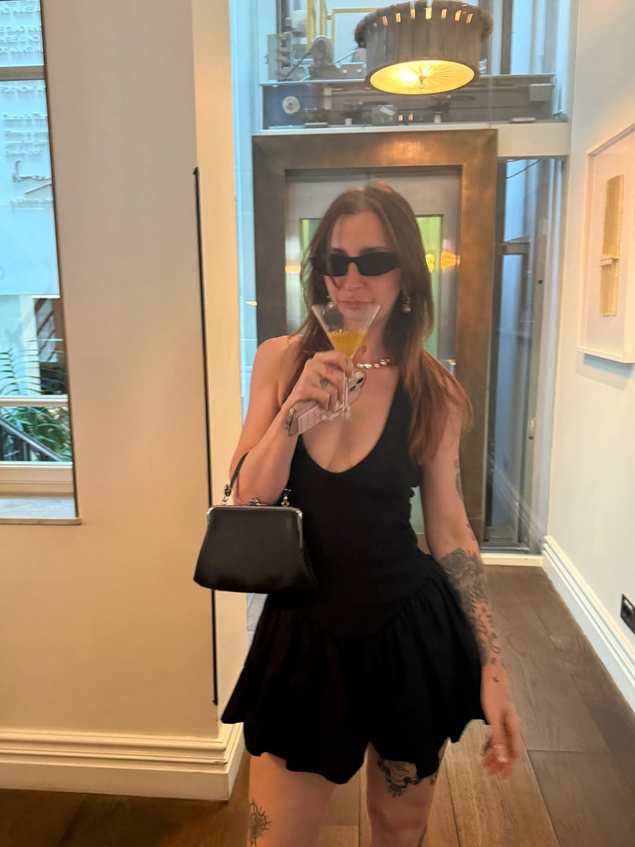 itsashscash's tweet photo. Felt cute might take your money later https://t.co/RAbnrDYXHq