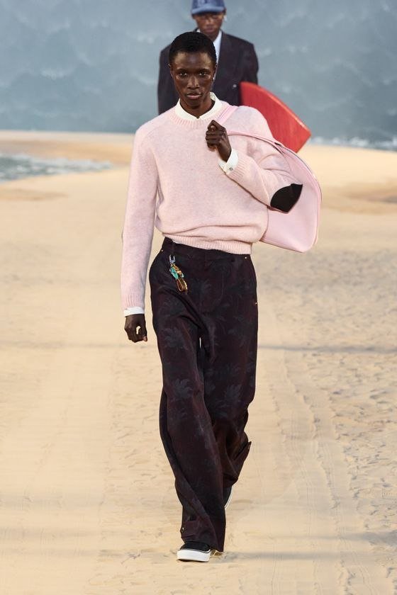 goiamag's tweet photo. Esta es la paleta de color de Louis Vuitton Menswear Spring 2027 de Pharrell Williams.

#LouisVuitton #PharrellWilliams #FashionDesign https://t.co/kKdrRnIPaz