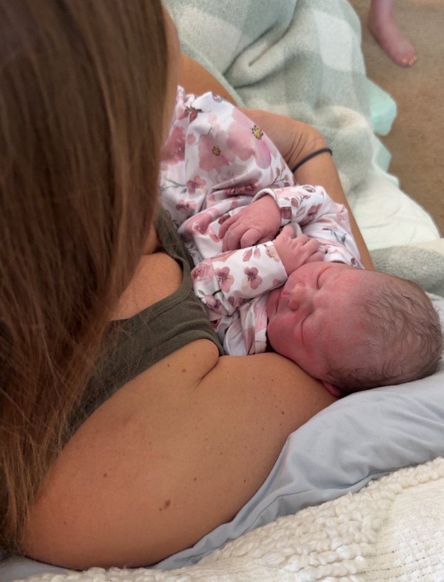 GhostOfStoneyX2's tweet photo. Update!

Wife delivered in the tub with me in there helping, midwives didn’t make it in time so we did it alone.

Wife is an absolute warrior, baby is doing fantastic!

Block height 955198 https://t.co/422343QyfY