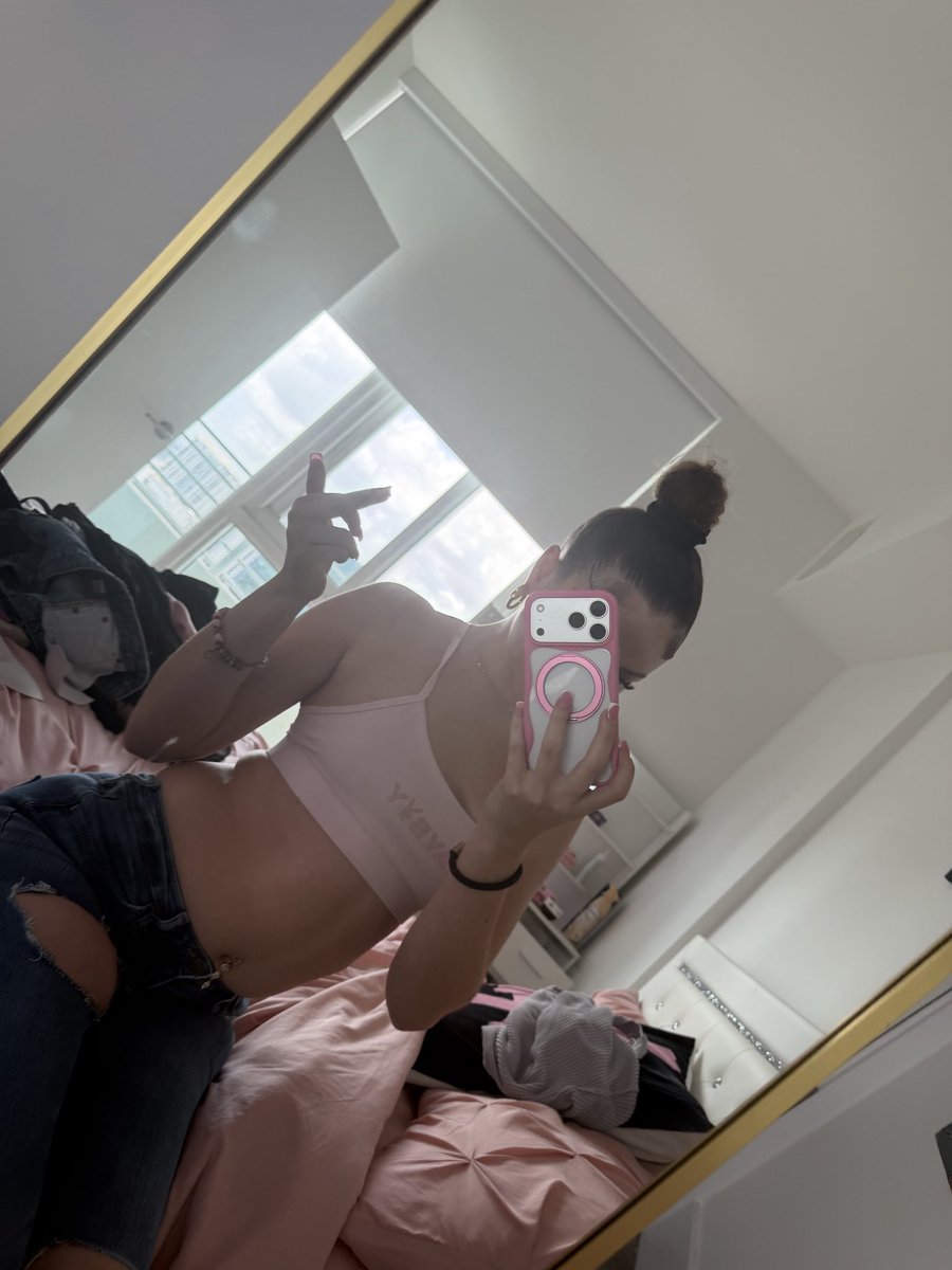 prettybbyabi's tweet photo. Text me for mutually beneficial arrangements ;) https://t.co/WnhgV3UWnq