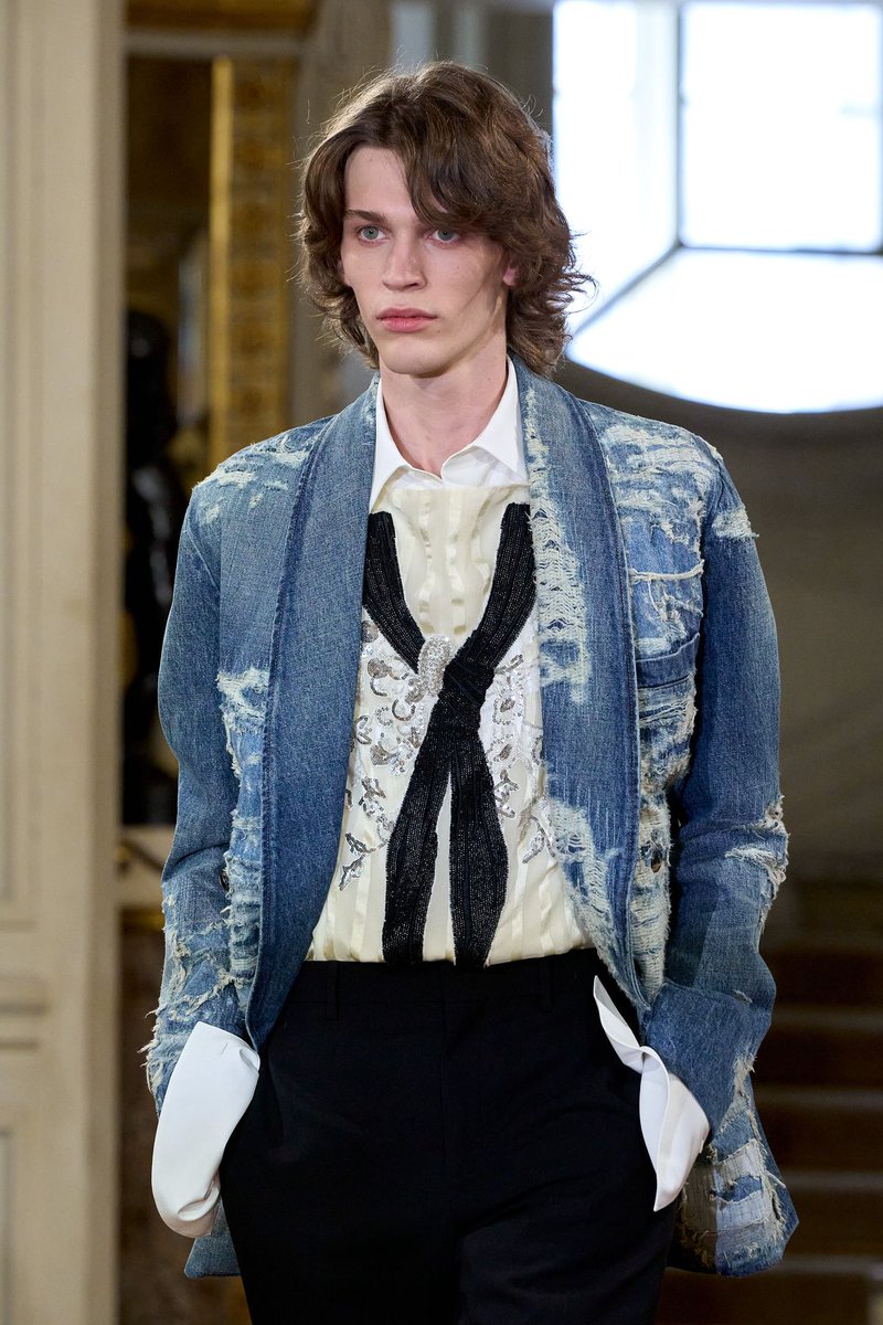 LaModeUnknown's tweet photo. The DETAILS of ✨️Dior✨️ by Jonathan Anderson Spring/Summer 2027 Menswear.🪡 https://t.co/0PgazeMsQt