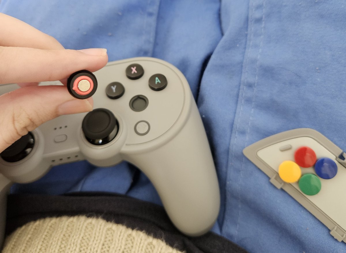 Italo_Adam's tweet photo. Comprei no AlieExpress por 205 reais na promoção, e veio exatamente como eu queria kkk. #8BitDo #game #nostalgia #retro https://t.co/qSjZfzZR4R