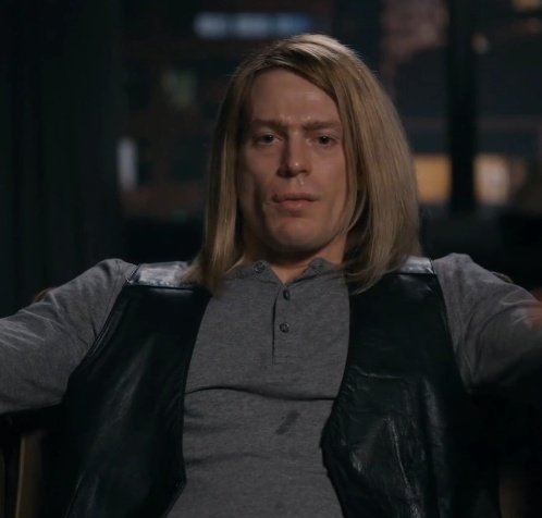 hustle_huzza's tweet photo. I'm honestly amazed they managed to find an actor for the doppelganger who looks almost exactly like Sam https://t.co/e3K5ElXo94