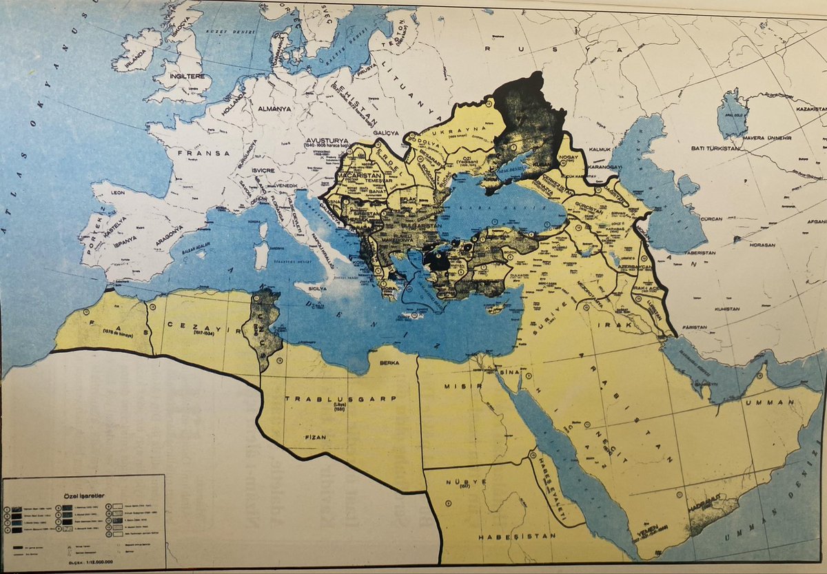RecepTerler's tweet photo. Dünya Kupası'nda harika bir enstantane: 

🇹🇷
Bosna ⚜️- Katar 🇶🇦

Farklı coğrafyalar, ortak bir geçmiş:
🔹Bosna-Hersek: 415 Yıl
🔹Katar: 400 Yıl

Asırlarca aynı sancak altında, adaletle yönetildiler. Bu muazzam büyüklük ecdadımızın mirasıdır. Ruhları şad olsun. 🤲🏼🇹🇷 #WorldCup2026 https://t.co/5TioGxsj0D