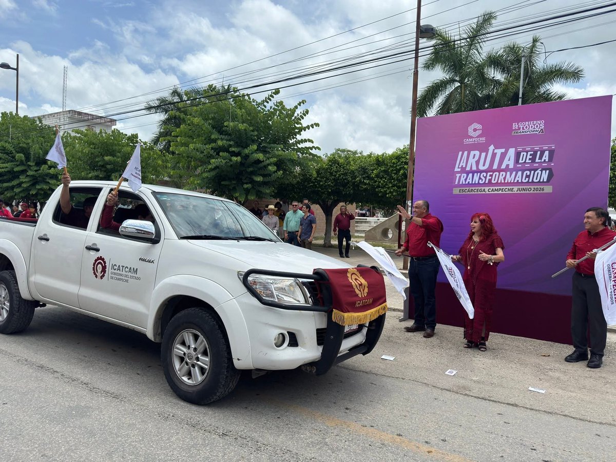 ArtecCampeche's tweet photo. ¡La Ruta de la Transformación llegó a Escárcega! 🛣️

Acompañamos a nuestra gobernadora Layda Sansores durante el banderazo de la Ruta de la Transformación, una iniciativa que acerca el gobierno a la ciudadanía.

La ARTEC  acercó sus servicios a los transportistas del municipio. https://t.co/hdPVfoq6wq