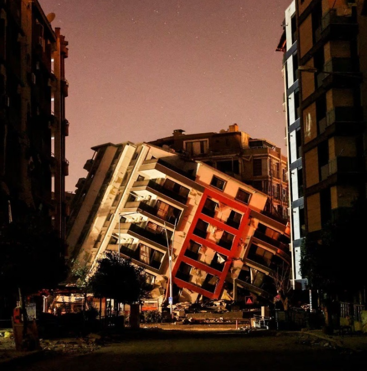 bosunatiklama's tweet photo. Haluk Levent, 6 Şubat depremleri sonrası toplanan yaklaşık 3.000.000.000 TL'lik bağışın nerelere harcandığını canlı yayında açıklayacak. https://t.co/HI19KFnIAZ