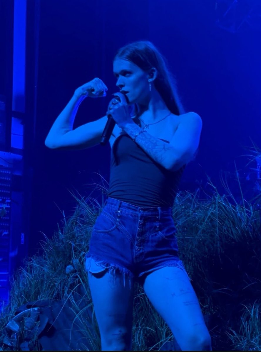 dykeofcain's tweet photo. does she know her fans are crazy lesbians https://t.co/WBSQhy25PC