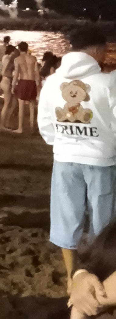 david_ev28's tweet photo. @DaniBF91 La gente estaba ayer en la playa con sudadera y capucha porque hacía un clima tropical riquísimo. Si si. https://t.co/MQN4pYx8F4