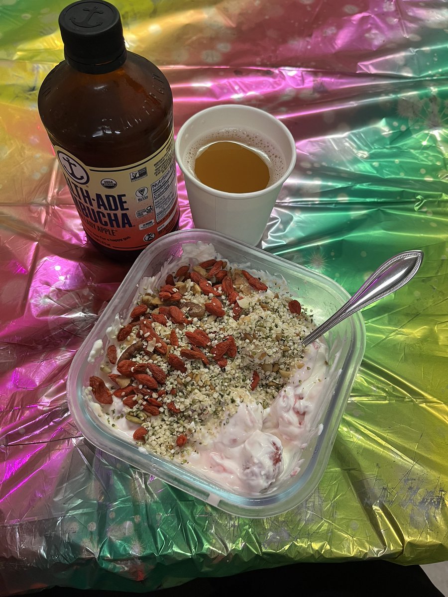 coldhearted4444's tweet photo. Building my yogurt bod currently https://t.co/denhEXiHX1