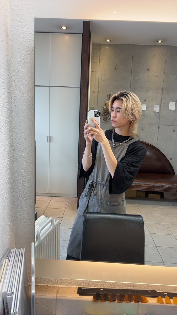 Chelsakito's tweet photo. 本日、カット、カラー、縮毛矯正なんでもできます🙆‍♂️
JR板橋駅徒歩5分です！
新規様全て20%offになります！！
気になる方いましたらDMお待ちしております！！！

#新板橋美容室
#韓国ヘア
#センターパート
#毛流れパーマ
#ツイストスパイラルパーマ https://t.co/FaJgfTTK2V