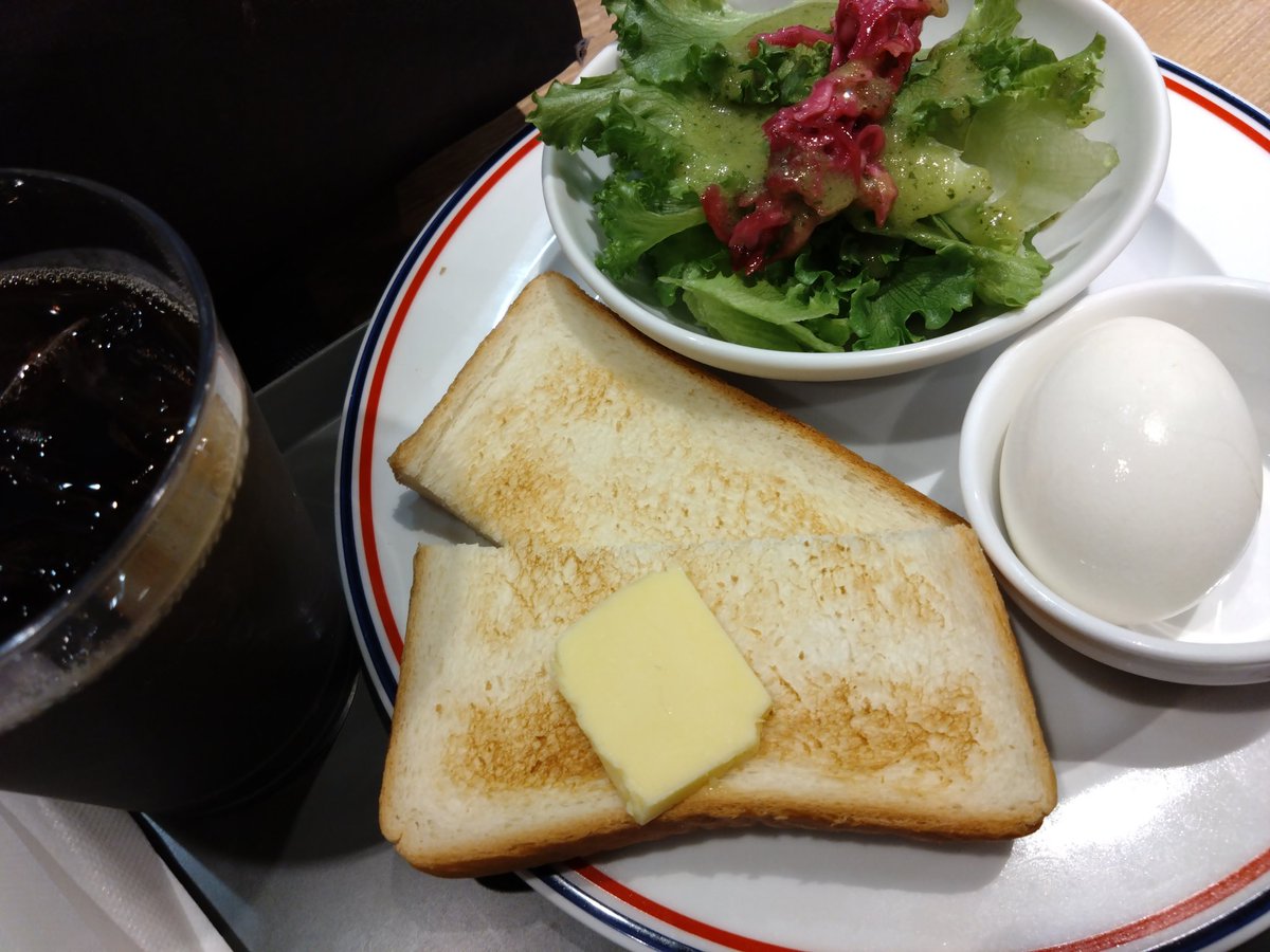 genmaimochi's tweet photo. 珍しくカフェに入りモーニングのトーストセットを頼んでいた時間でした https://t.co/Le935m6Pb1