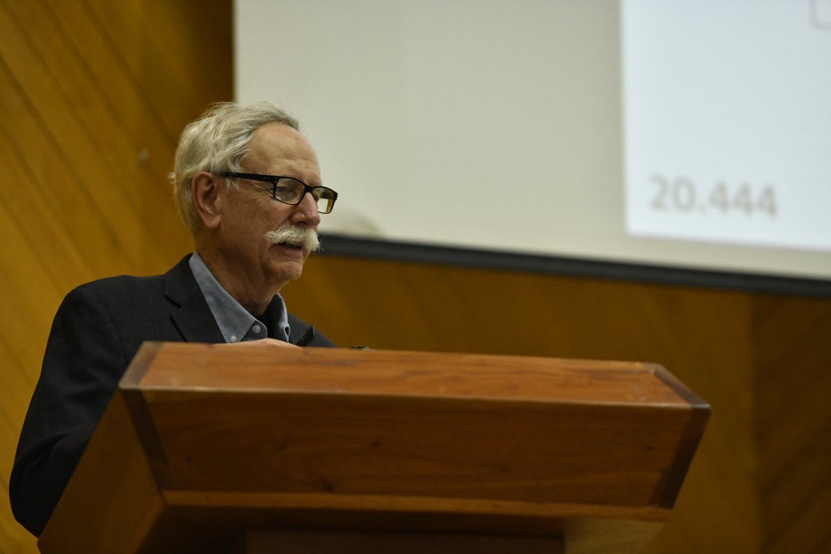 inspmx's tweet photo. Durante la celebración de los 20 años de @ESMaestras, el Dr. Walter C. Willett impartió la Conferencia Magistral “El impacto de la alimentación en el desarrollo de las enfermedades crónicas: 50 años del Nurses’ Health Study” https://t.co/3ArsbbbWQb