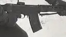 L4xdbBmFLm96386's tweet photo. 64式7.62㎜小銃試作 R6官二型。
昭和37年に検討された30連弾倉。
一部は、実際に部隊に支給されている。
射撃試験での装弾不良の報告は無い。
部隊訓練では、フル装填で運用する機会は無かった。
ために、昭和40年代には引き上げ回収されている。 https://t.co/7GABIHQqBY