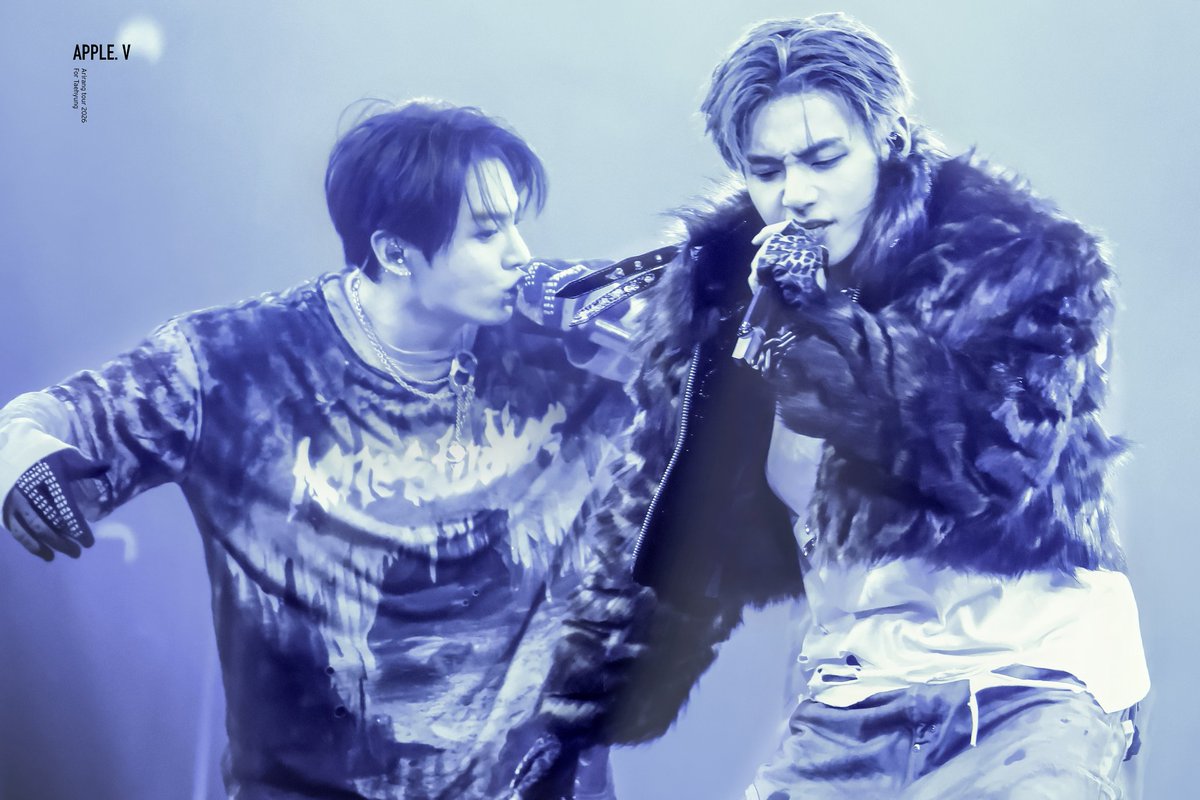 APPLE_V_KR's tweet photo. 260613
ARIRANG TOUR in BUSAN DAY2
태형이와 정국이 그냥 파란조명뿐🐯🐰💫
 #BTSV #BTS #BTS_ARIRANG_TOUR_BUSAN https://t.co/EQOehfxoPP