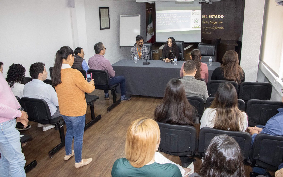 respondediver's tweet photo. Agradecemos al Tribunal Electoral del Estado de Michoacán por facilitar el espacio para sensibilizar al funcionariado público de esta institución en la atención a la diversidad sexual 🌈, libre de violencia y discriminación. https://t.co/0D7U0mRuq6