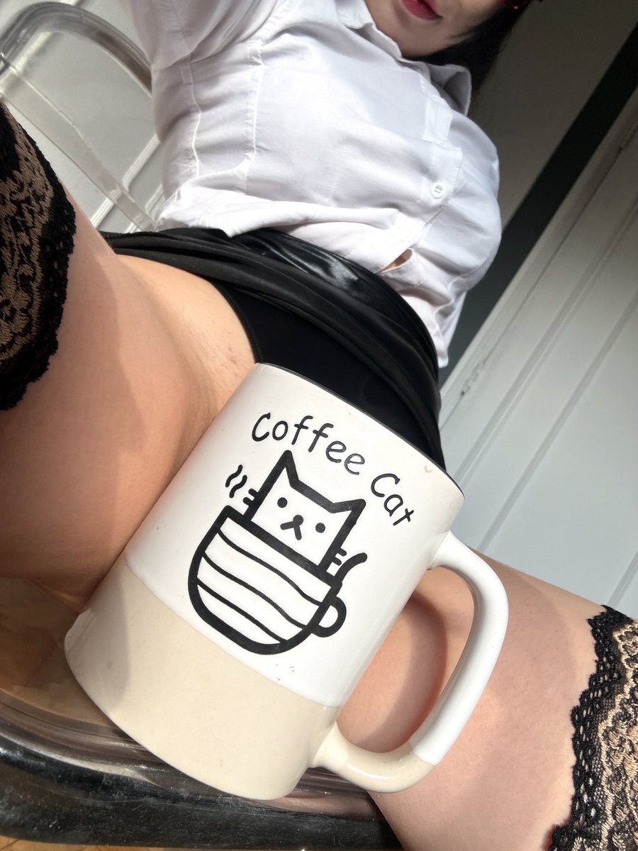 succubo_2d's tweet photo. U wanna coffe ☕️ ? https://t.co/pBUMq56awI