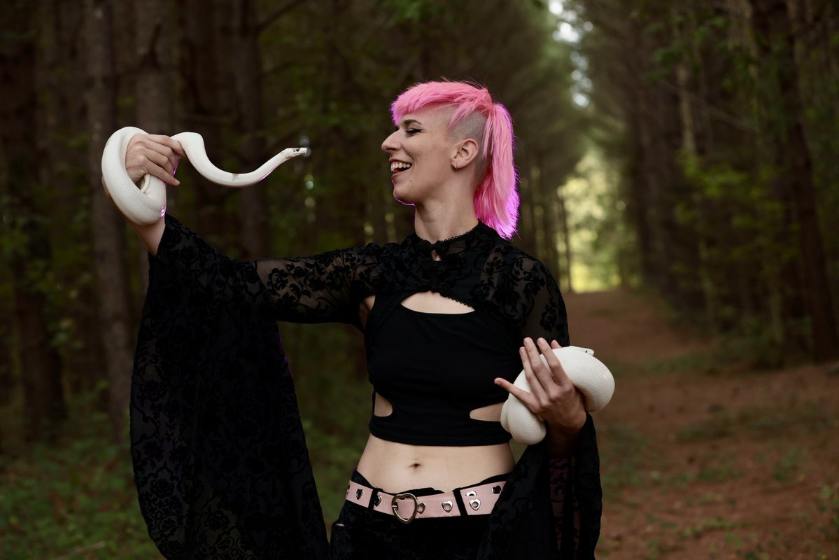 Um. Beautiful. The snakes are nice too.