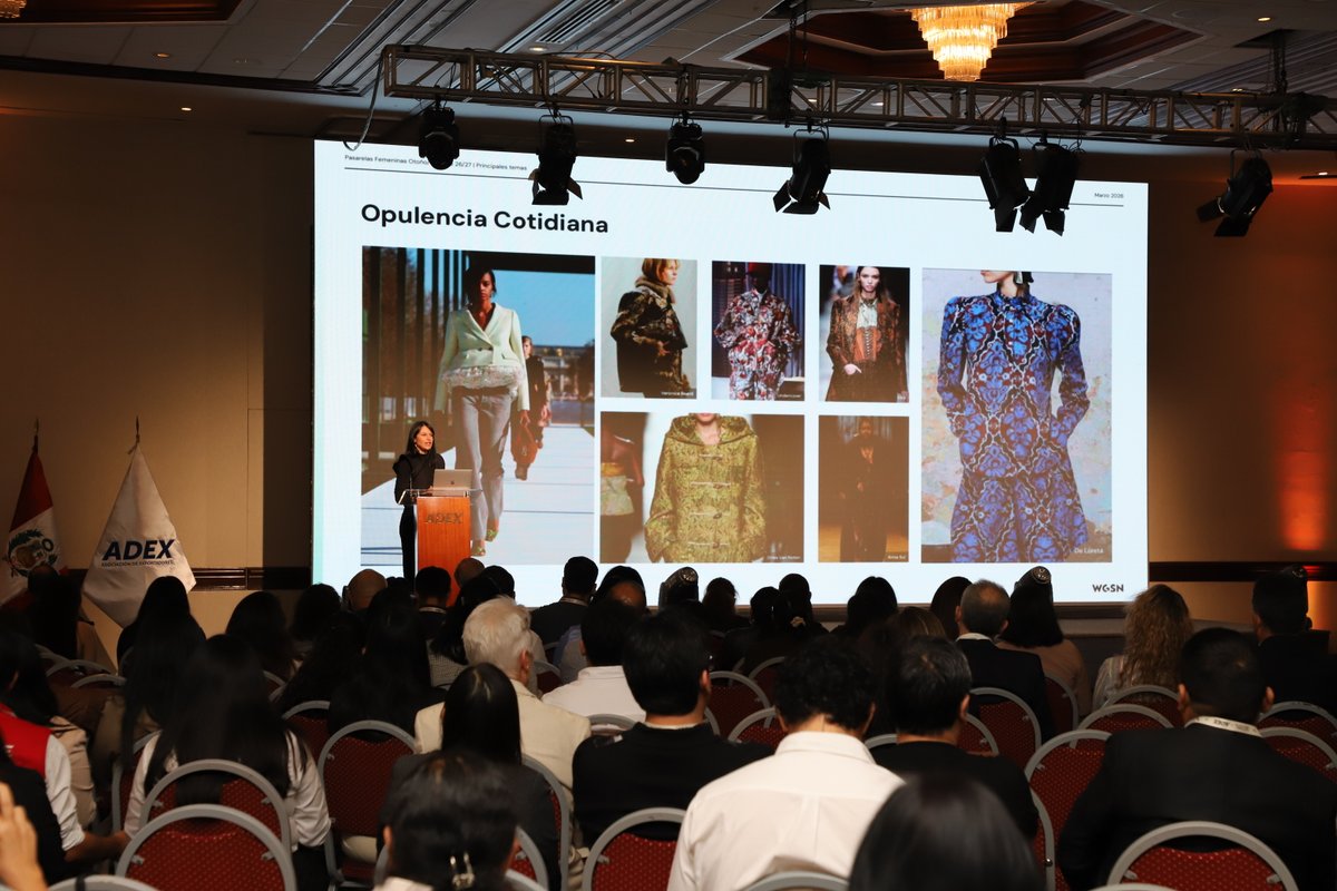 ADEX_PERU's tweet photo. ¡La industria textil se reunió en el 22.° Foro Textil!
El principal encuentro del sector, organizado por ADEX, congregó a investigadores de mercado, empresarios, exportadores, especialistas en tendencias y consumo de moda, así como destacados diseñadores. 👏 https://t.co/D6Iwzqrw6y