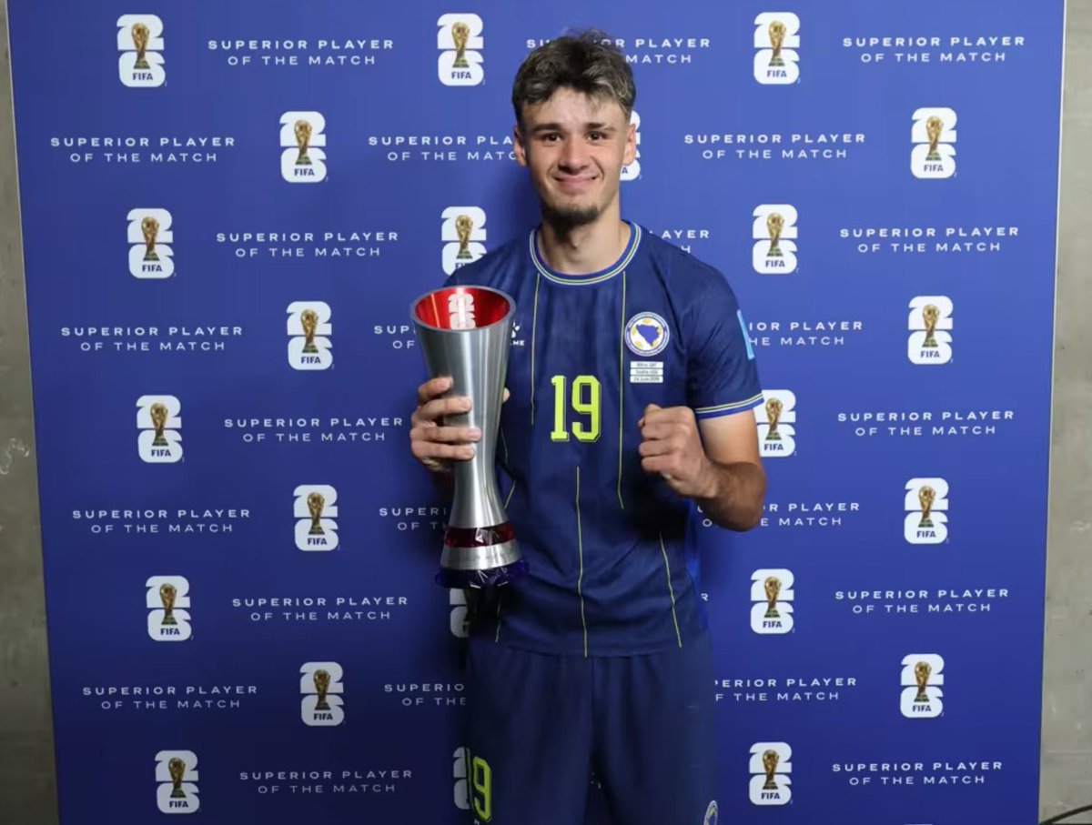 _BeFootball's tweet photo. 🚨🚨 OFFICIEL ! KERIM ALAJBEGOVIĆ 🇧🇦 EST ÉLU HOMME DU MATCH FACE AU QATAR 🇶🇦 ! 🏆🌍💎

Le crack du Bayer Levekusen. ⭐️ https://t.co/HeegcjWNq6