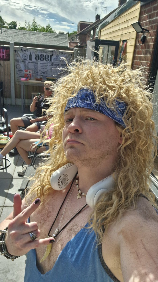 Stiv2k's tweet photo. Thank you so much to everyone who wished me a happy 40th! I've been spending a lot of time with my family and friends to celebrate.

Thanks especially to everyone who took part in the video message by me Mammy. I was blown away by how nice &amp; sweet &amp; complimentary everyone was. https://t.co/jCup5INCWt