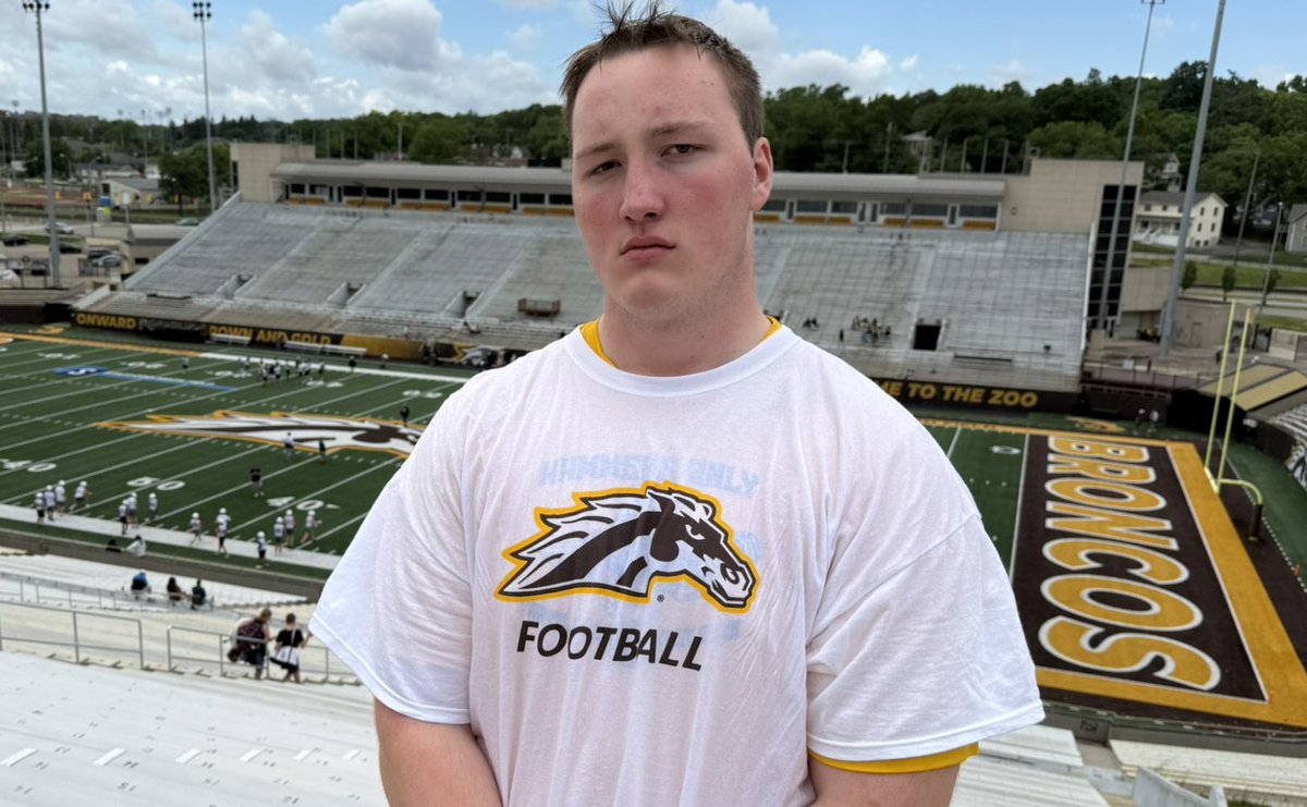 sixstarfootball's tweet photo. EVENT COVERAGE | Offensive Prospects Make Noise at Western Michigan

☆ Six Star Football takes a look at several prospects that raise profile🔥
📖 Full recap + scouting reports now live!

STORY ▶️https://t.co/wfwejw2p7M 

@ConnorBastian1 @beckes_ian @BrodyBell78 @luke_bennett15 @titandebolt1 @BigDig442 @andrew_duda28 @MHalstead2027 @KyleHyska @FinJerdone85867 @HoldenJurg48611 @StanleyLesko64 @JoshuaMath80377 @FelixMerrow @adrianmontoya79 @nikolasenberg @GioOrue1 @JohnRaley2028 | @1KRonyR @zmic422 @AndrewSwope51 @jacob_troast09 @MrAnakinWest @landonwestt @woodhousebrock1 @czywicki28