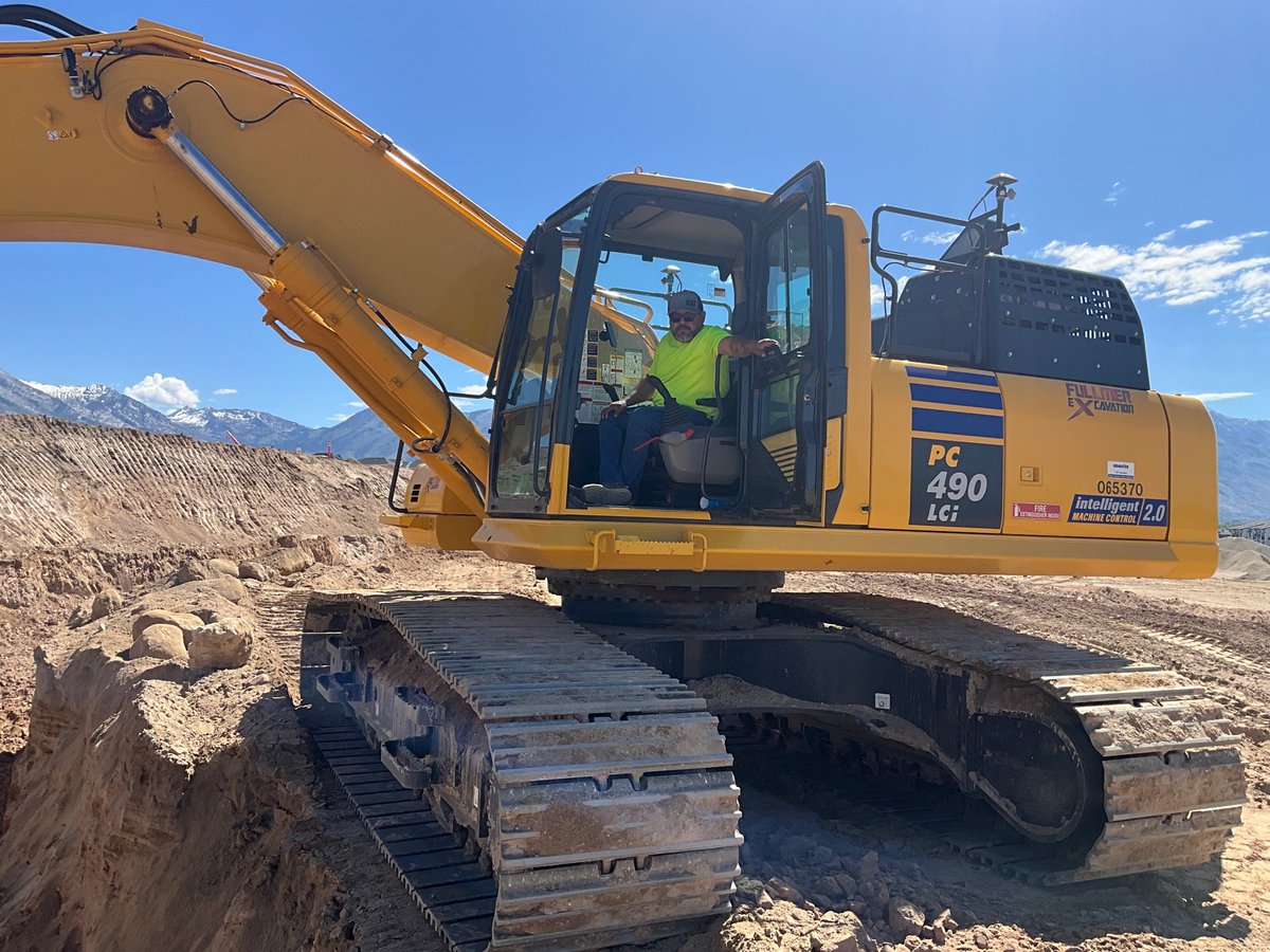 RobCon_Co's tweet photo. 🎉 June Sub of the Month: Fullmer Excavation! 🚜

Dependable, fun to work with, and always getting the job done right. Thanks for being a great partner at The Collective at Morning Vista! 👏

#TeamRobcon #SubcontractorOfTheMonth #FullmerExcavation #UtahConstruction https://t.co/g78lwPCQTz