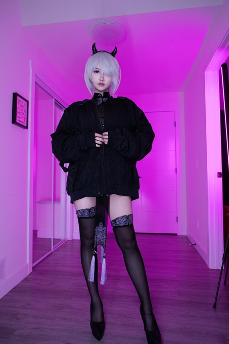 MissWarmJ - 1 pic. Devil mode activated 🖤 https://t.co/63E3symvoF