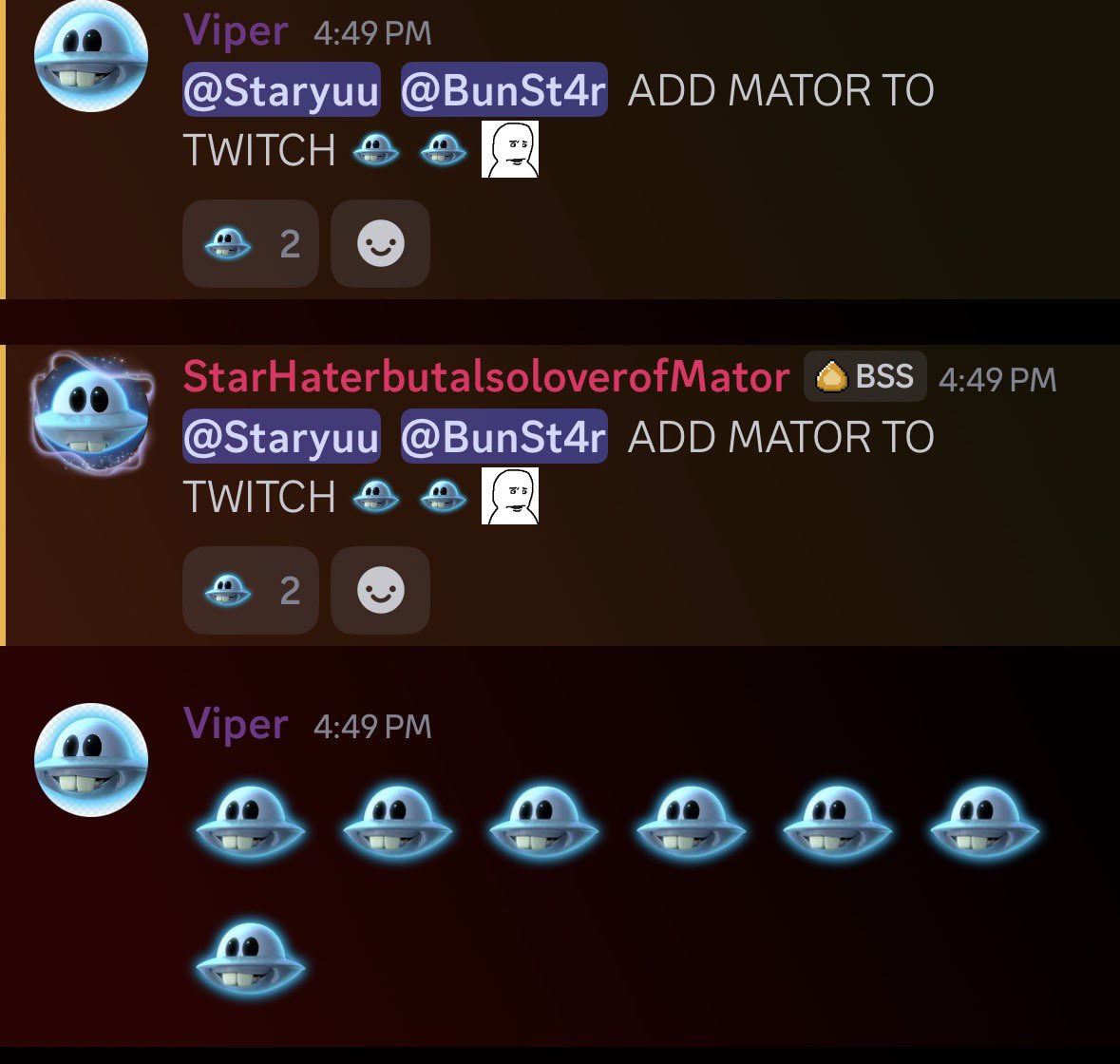 StaryuuNibbles's tweet photo. Why is my chat like this…/pos https://t.co/DxlFpCtfE2
