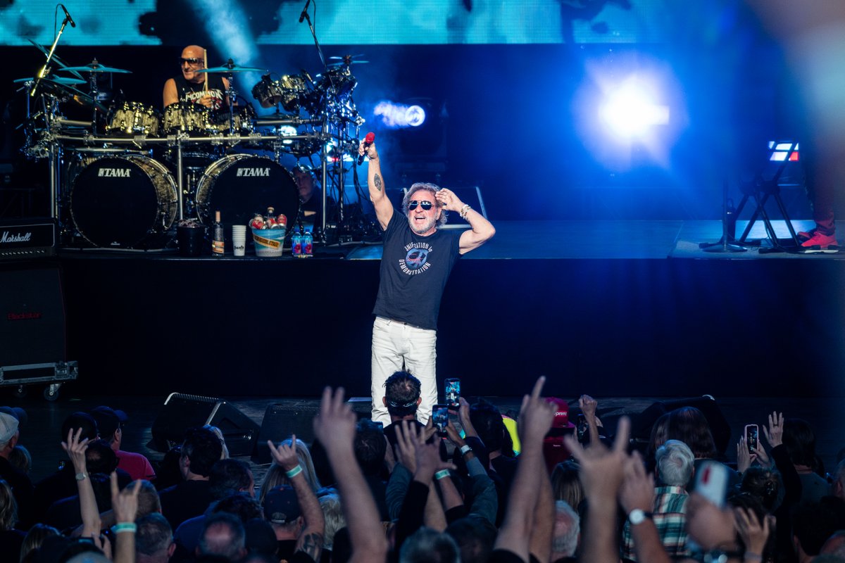 PineKnobMusic's tweet photo. We were rockin' under the Friday night lights with the Red Rocker! 🤘 

🏠: @match_mortgage #YourSummerHome
📸: Jacob Giampa https://t.co/WFWNdSpy8H