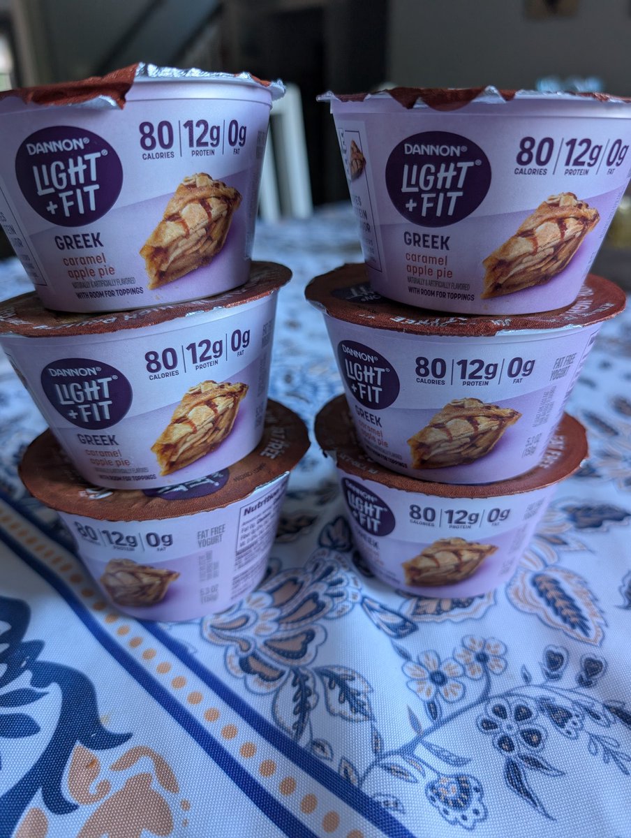 DeanTTraining's tweet photo. If more fat people knew about this Greek Yogurt…they could replace their cake/cookies consumption and lose 50 lbs in the next 6-12 months EASY

It tastes so good they wouldn’t even miss the cake/cookies AT ALL 

Being dead serious right now https://t.co/KRLn9Y4aYJ