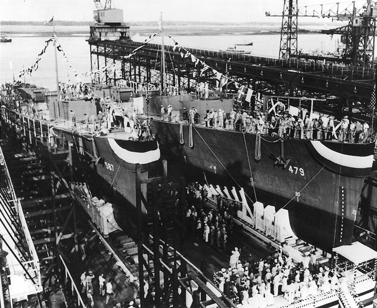 HiddenHistoryYT's tweet photo. Bell sliding down the building ways after being christened at the Charleston Navy Yard, South Carolina, 24 Jun 1942 https://t.co/1pyOOZXXOY