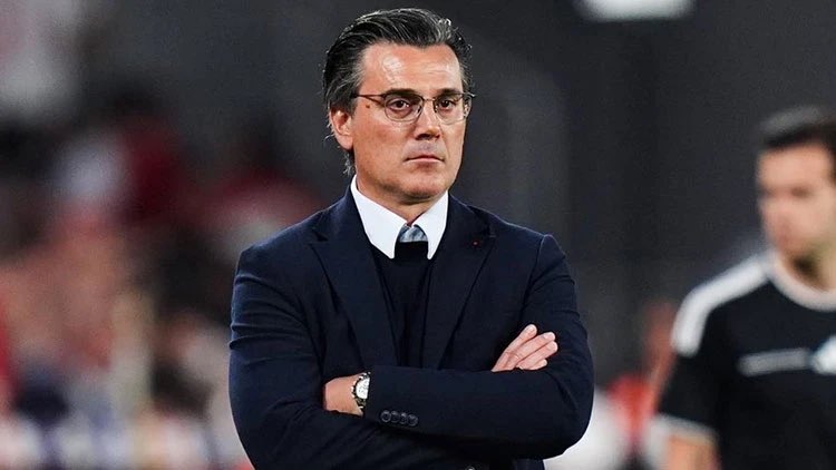 XpressTR's tweet photo. 🔸Vincenzo Montella:

“Süreçleri analiz ettiğimizde futbolcularımızın ağır eleştirilere maruz kaldıklarını gördük ve etkilendiklerini düşünüyorum." https://t.co/UYEhNFStoi
