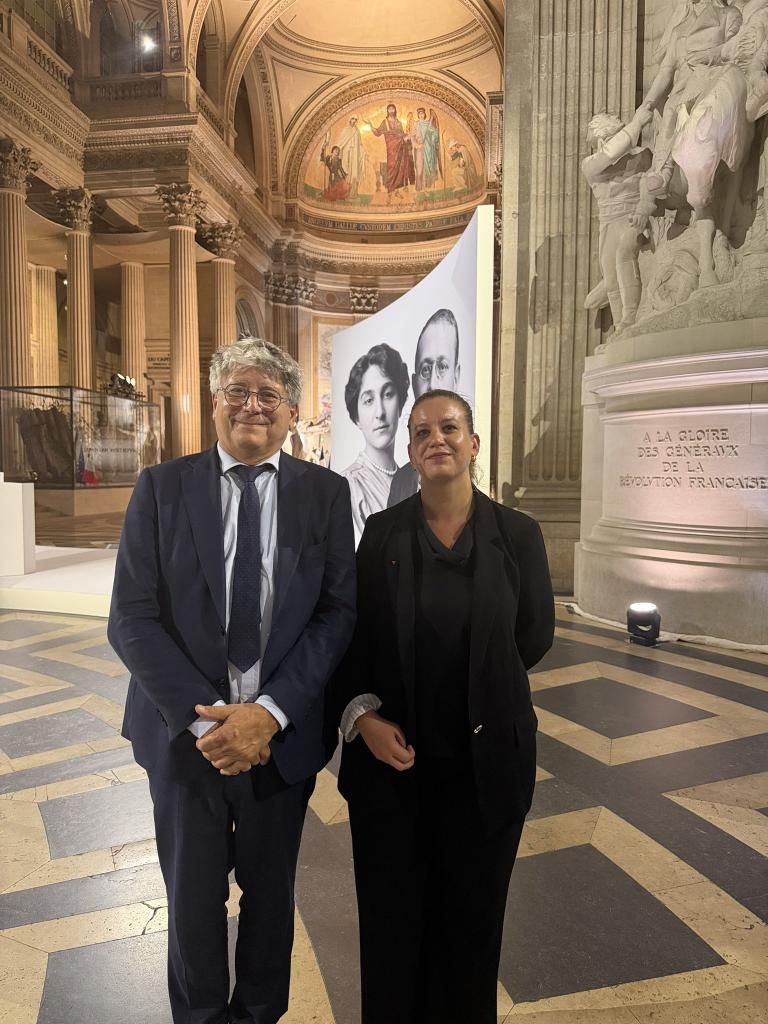 BrigitteKrauze's tweet photo. @MathildePanot 
@ericcoquerel
Hilares et heureux d'enterrer un juif
Moi petite-fille et 80% de ma famille déportés et assassinés dans des camps de concentration 
Je vous maudit et tout votre parti antisémite de la @franceinsoumise
Avec votre complice @EmmanuelMacron https://t.co/cTPiRWPTCe