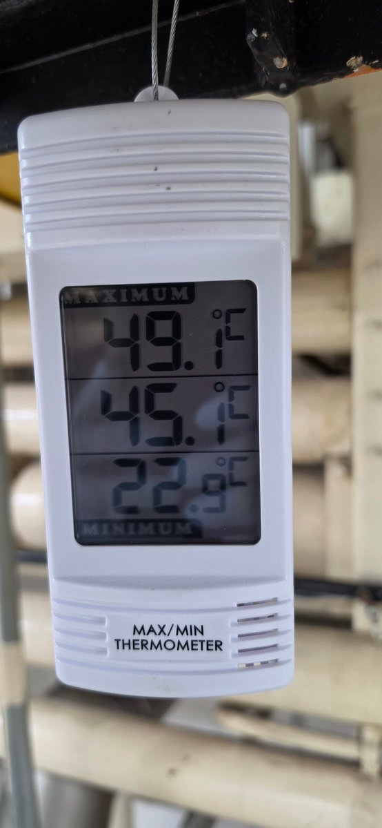 Mouzes90's tweet photo. @PolitlcsUK Temp at work. 😎 https://t.co/PVJs53yPKX