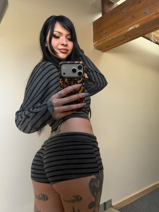 Jade - you hitting raw or nah ? https://t.co/CqK6aPY1Jy